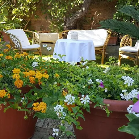 Il Girasole Bed and Breakfast Domus De Maria